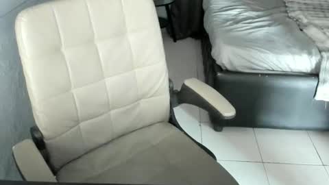 Snapshot of manofyour_lustxx chatting on February 17, 2026, 4:53 am MR. JAY online show from February 17, 2026, 4:53 am