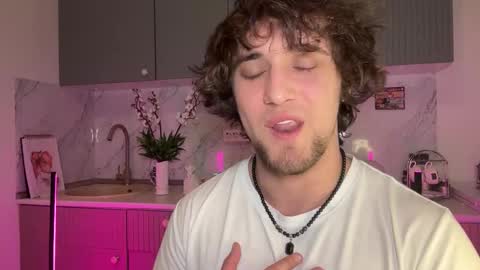 Snapshot of manolein chatting on November 4, 2025, 6:40 pm manolein online show from November 4, 2025, 6:40 pm