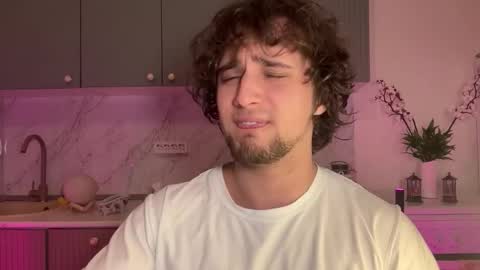 Snapshot of manolein chatting on November 9, 2025, 7:34 pm manolein online show from November 9, 2025, 7:34 pm