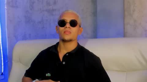 Manuel online show from November 18, 2025, 2:39 am