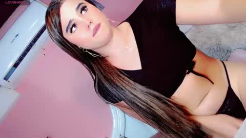 Snapshot of manuela_kingsley chatting on February 7, 2025, 2:26 pm Manuela Kingsley online show from February 7, 2025, 2:26 pm