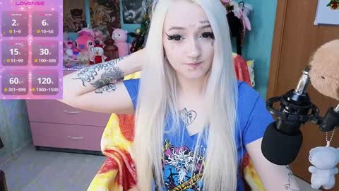 Manuela online show from December 28, 2024, 8:15 pm