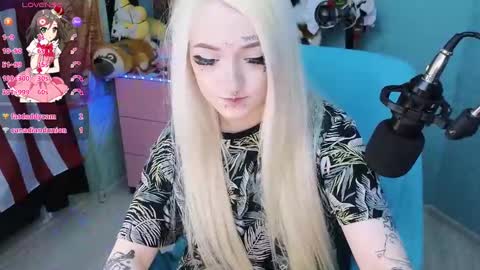 Manuela online show from February 26, 2025, 3:41 pm