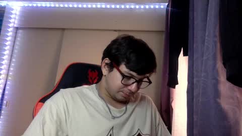 Snapshot of manuelle_francesco chatting on January 19, 2025, 11:00 pm Manu online show from January 19, 2025, 11:00 pm