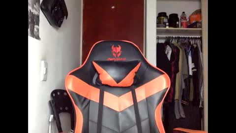 Snapshot of manuelle_francesco chatting on October 9, 2025, 5:05 am Manu online show from October 9, 2025, 5:05 am