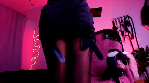 manuevans10 online show from September 24, 2025, 9:56 am