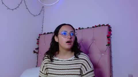 Snapshot of manumeow_ chatting on December 13, 2025, 10:37 pm Manu online show from December 13, 2025, 10:37 pm