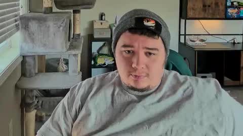 Snapshot of manyfacese chatting on December 13, 2025, 8:36 pm kyle online show from December 13, 2025, 8:36 pm