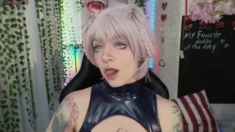 Snapshot of mao_me_meow chatting on July 17, 2026, 8:10 am Sasha online show from July 17, 2026, 8:10 am