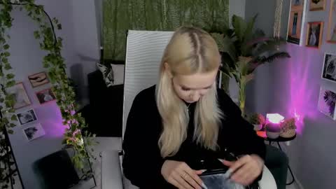Snapshot of maoqibeverly chatting on May 9, 2026, 1:27 pm Maoqi online show from May 9, 2026, 1:27 pm