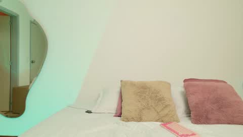     online show from December 12, 2024, 12:48 am