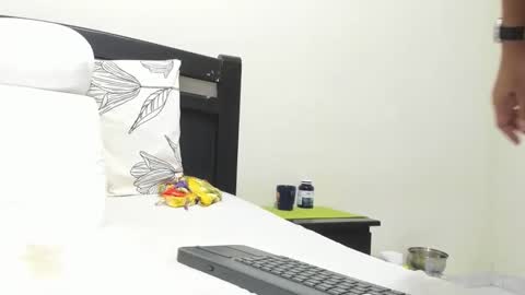 Mara online show from October 24, 2025, 2:57 pm