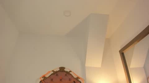 Snapshot of mara_betancurt chatting on October 31, 2025, 11:06 pm Mara online show from October 31, 2025, 11:06 pm