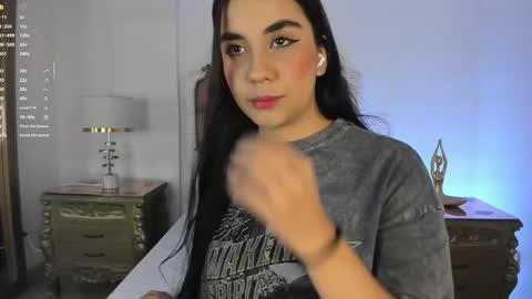 Snapshot of mara_betancurt chatting on December 19, 2025, 3:57 am Mara online show from December 19, 2025, 3:57 am