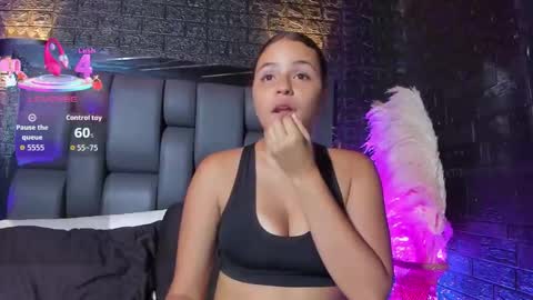 maraa_rivera online show from October 26, 2025, 7:09 pm