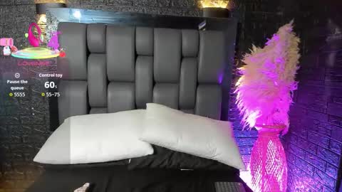 maraa_rivera online show from October 30, 2025, 7:25 pm