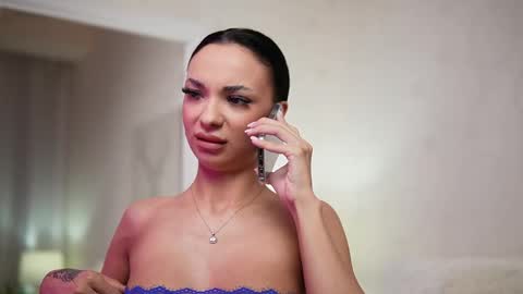  Mara  online show from November 25, 2025, 9:37 pm