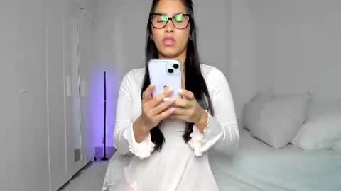 Snapshot of maragirl chatting on June 30, 2026, 6:20 pm Mara online show from June 30, 2026, 6:20 pm