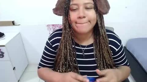 Mara Silk online show from November 28, 2025, 1:25 pm