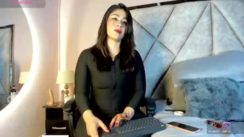 Snapshot of maratorres1 chatting on March 15, 2026, 6:14 pm Mara Torres online show from March 15, 2026, 6:14 pm