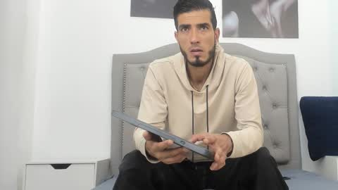 Snapshot of marc_ruffalo chatting on February 16, 2026, 7:43 pm Marc Ruffalo online show from February 16, 2026, 7:43 pm