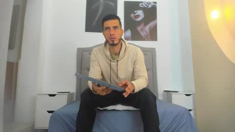 Snapshot of marc_ruffalo chatting on March 3, 2026, 10:54 am Marc Ruffalo online show from March 3, 2026, 10:54 am