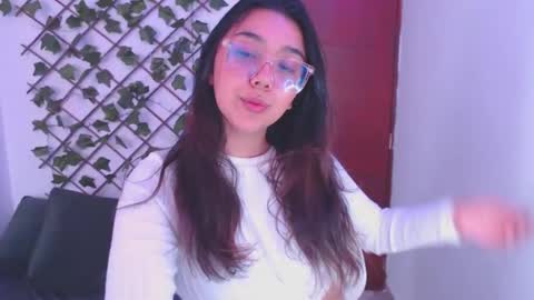 Snapshot of marce_bunny chatting on November 21, 2025, 5:33 pm Marcela online show from November 21, 2025, 5:33 pm