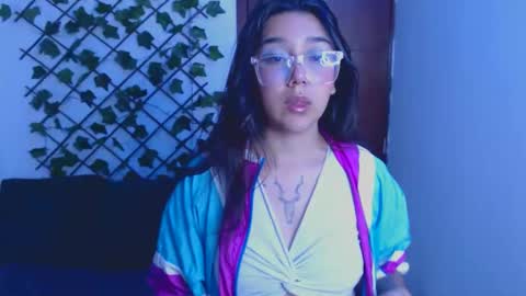 Snapshot of marce_bunny chatting on November 26, 2025, 2:23 am Marcela online show from November 26, 2025, 2:23 am