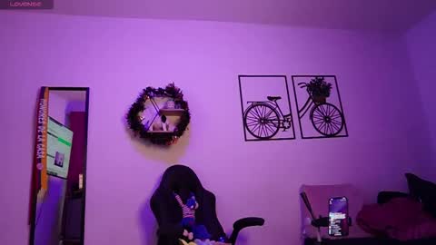 Snapshot of marce_hill chatting on October 21, 2025, 11:33 am MARCE AND ..... online show from October 21, 2025, 11:33 am