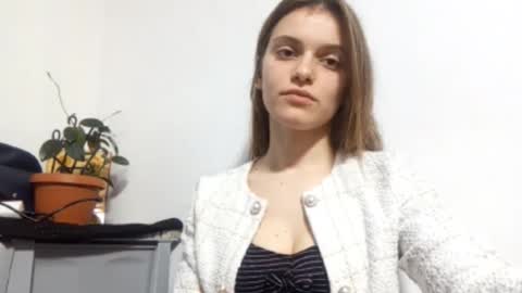 marcelabodi online show from December 16, 2025, 3:06 pm