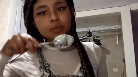 Snapshot of marceline_abadeer00 chatting on December 25, 2024, 2:25 am Michell Dayan online show from December 25, 2024, 2:25 am