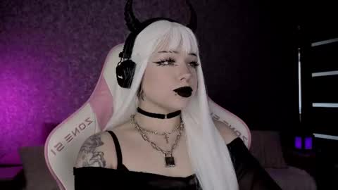 Snapshot of marceline_red chatting on June 18, 2026, 10:41 am Lady Marceline online show from June 18, 2026, 10:41 am
