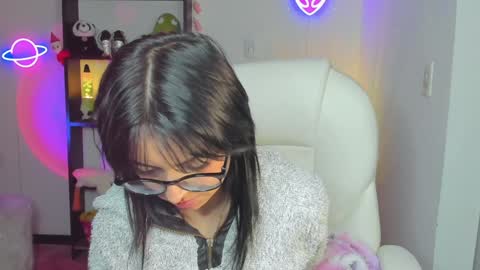 Marceline online show from December 11, 2024, 2:33 pm