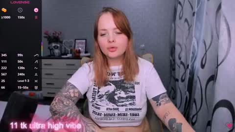 Snapshot of marcelinepeach chatting on October 23, 2025, 12:15 pm Sara online show from October 23, 2025, 12:15 pm