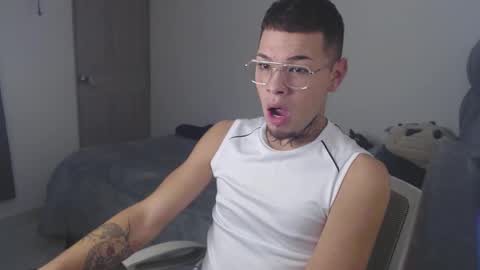 marcelo_m1lk online show from September 17, 2025, 9:33 am