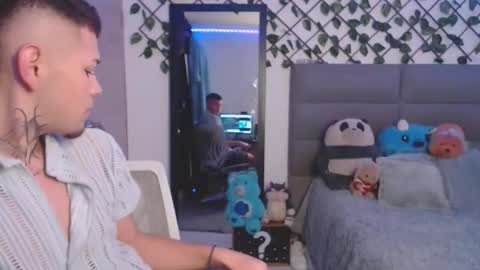marcelo_m1lk online show from September 22, 2025, 12:29 pm