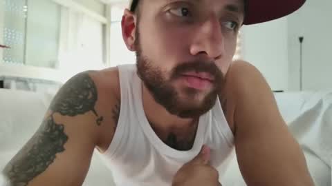 marco_parola online show from September 25, 2025, 4:43 pm