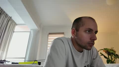 marco_parola online show from October 6, 2025, 9:18 am