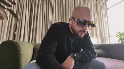 marco_parola online show from December 18, 2025, 11:38 am