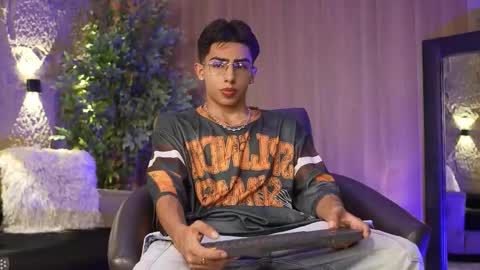 Marco and Ethan online show from November 7, 2025, 7:36 pm