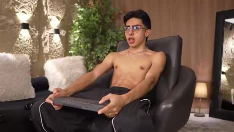 Marco and Ethan online show from November 18, 2025, 7:18 pm