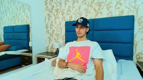 marcus_jeron online show from November 7, 2025, 8:53 pm