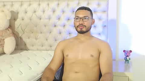 Snapshot of marcusblade__ chatting on November 20, 2025, 9:47 pm MARCUS online show from November 20, 2025, 9:47 pm