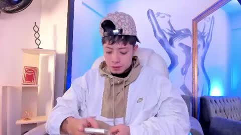 Snapshot of marcuscollins1_ chatting on July 1, 2026, 1:24 pm Marcus online show from July 1, 2026, 1:24 pm