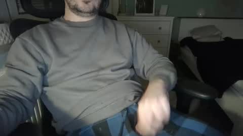 Snapshot of marekishere chatting on December 25, 2024, 9:22 pm marek online show from December 25, 2024, 9:22 pm