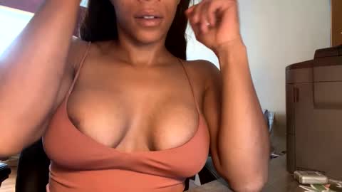 margaux_lumiere online show from September 9, 2025, 10:09 pm