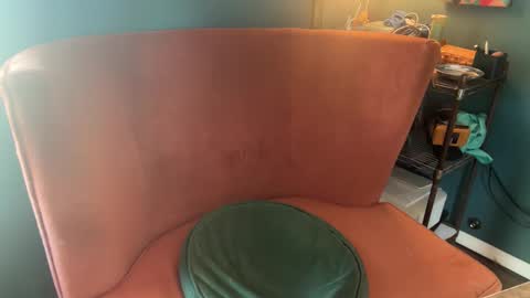 Elle online show from November 25, 2025, 3:34 pm