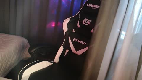 Snapshot of margoo_77 chatting on October 5, 2025, 4:33 am Margoo online show from October 5, 2025, 4:33 am