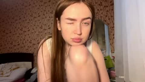 Chloe online show from March 24, 2026, 2:33 pm