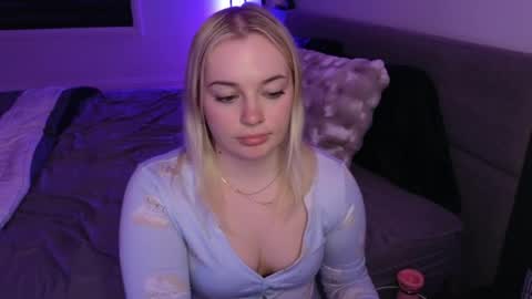 margot_robbie7 online show from May 26, 2026, 2:07 am
